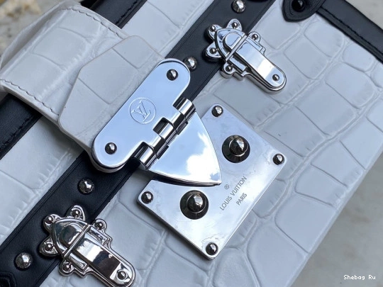 LOUIS MALLE PETITE VUITTON 0810